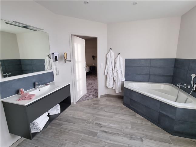 Bathroom Belle Normandy Bayeux