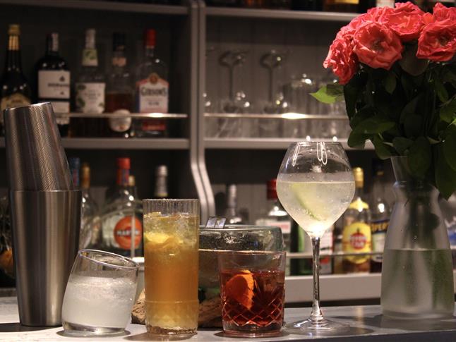 Cocktail bar 1066